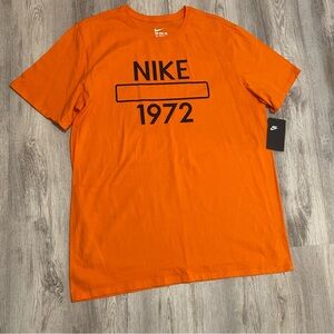 Nike Men's Orange Graphic T-Shirt size XL